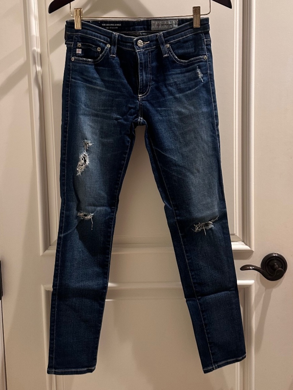 AG THE LEGGING ANKLE DISTRESSED SKINNY JEANS